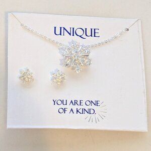 UNIQUE Clear Rhinestone Crystal Snowflake Necklace & Earring Set